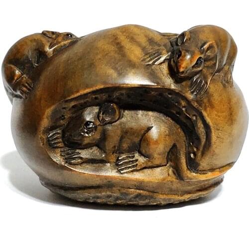 Y7047 - 2" Hand Carved Boxwood Netsuke Carving Figurine: Mice Mouse Home Decor