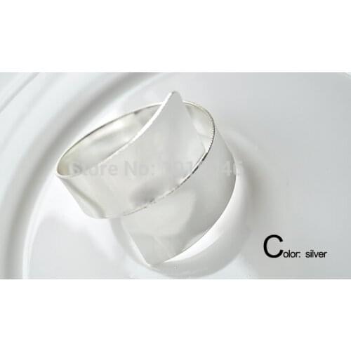 Free Shipping 12 X Hot Sale Special Iron Eight Circle Silver Napkin Rings For Wedding Decoration