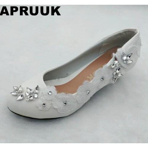 Fashion small low heel white lace wedding shoes woman sweet handmade little heel brides crystal rhinestones shoes