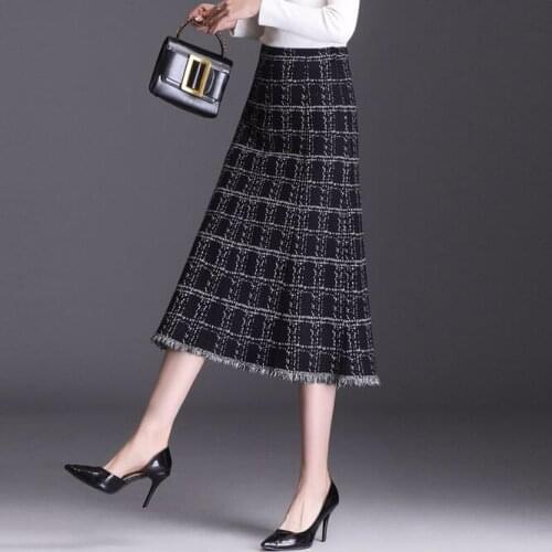 2021 New Knitted Womens A-line Skirt Mid Autumn Winter Long Wrap Hip Tassel Plaid Printed Skirt Girls Wool Skirt Black