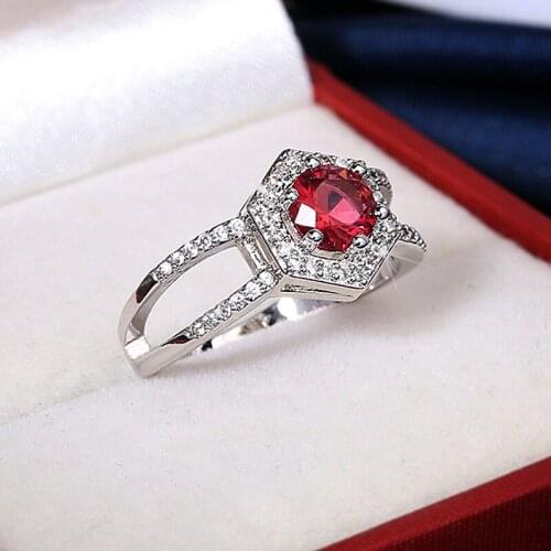 Classic Fashion Red Oval Female Jewelry AAAA Red Zircon Engagement Ring Ladies Jewelry 925 Silver Couple Wedding Ring