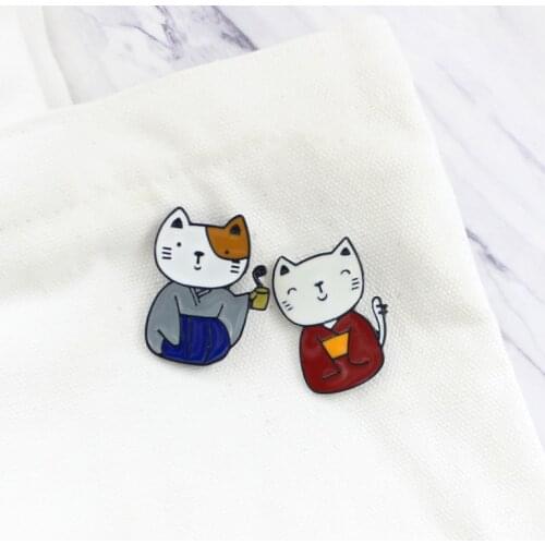 2019 cartoon Japanese Kimono Cat Brooch Cute Blue Red Cat Mr And Miss Lover animal Enamel Pins badge Hat Coat jewelry kids gift