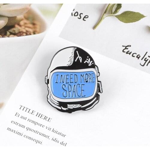 Space helmet enamel pin Vintage custom badges brooches Clothes bag Lapel pins Adventure universe Jewelry gift for Aerospace fan