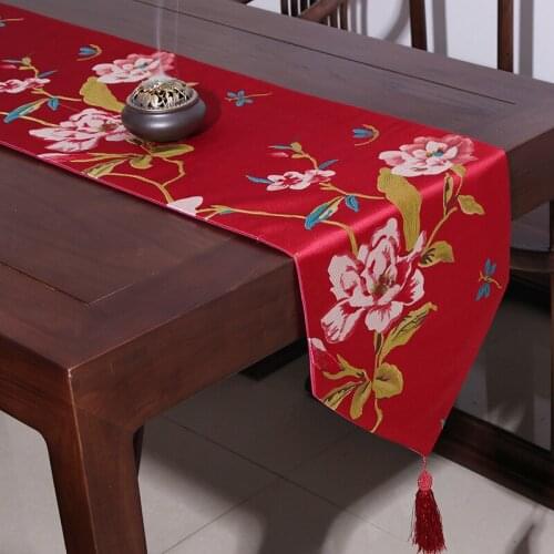 Classical Peony Embroidered Flowers Yellow Table Runner Dragonfly Red Table Flag Decoration for Dining Table with Tassels