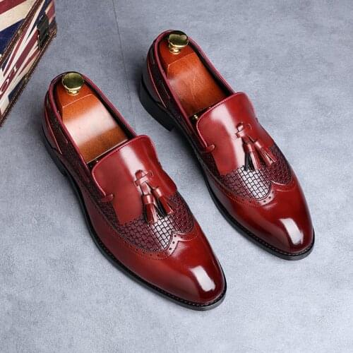 2020 High Quality Men Tassel Loafers Italian Dress Shoes Casual Loafer Men Wedding Party Shoes Male Designer Leather Shoes