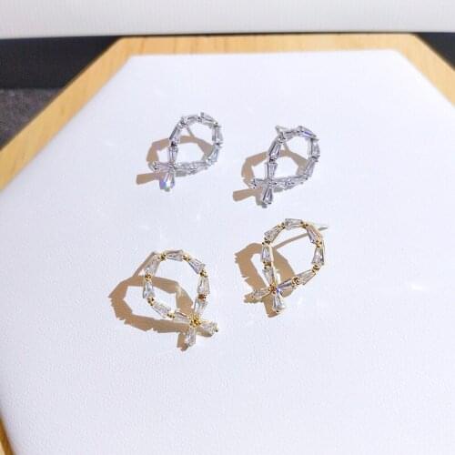 Fashion Round Ladies Earrings Bow Tie Shape Lines 925 Silver Needle Ladies Korean Earrings Fashion Simple and Elegant Jewelry