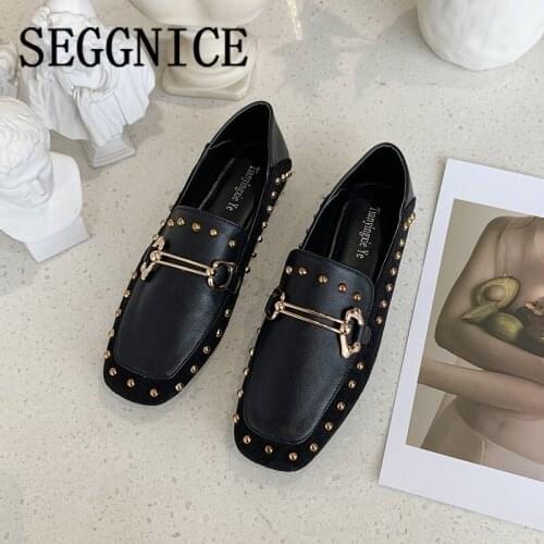 Rivet Flats Womens 2020 Leather Sexy Soft Non Slip Female Flat Shoes Zapatos De Mujer Loafers Rivet Comfortable Casual Shoes