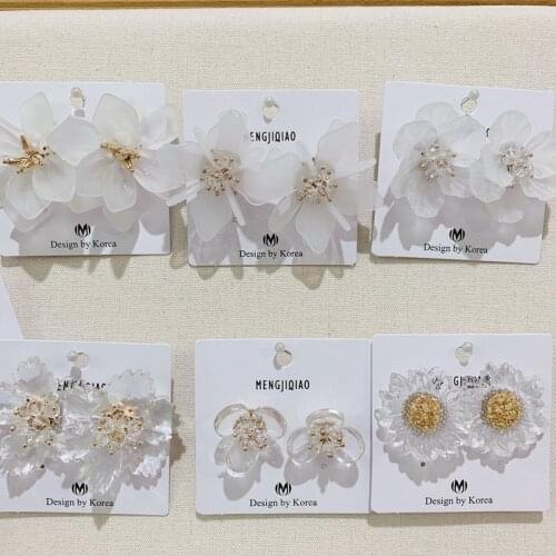 MENGJIQIAO 2019 Korean Elegant Transparent Acrylic Flower Petal Beads Stud Earrings For Women Summer Holiday Pendientes Jewelry