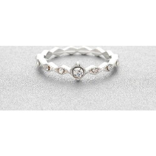 QIMING Engagement Simple Crystal Ring Women CZ Stone Zircon Gold Minimalist Jewelry Accessories Wedding Rings Girls Gift