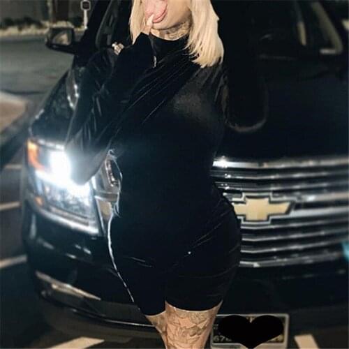 Newest Nightclub Wear Women Solid Velvet Jumpsuits New Arrivals Ladys Sexy O-neck Full Sleeve Skinny Short Rompers 2021 Winter