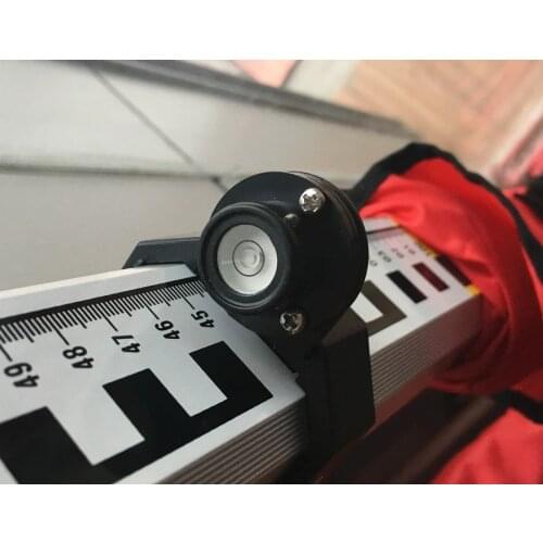 Bubble level for aluminum leveling grade rod
