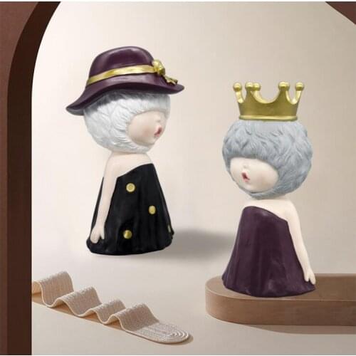 Modern Crown Hat Girl Resin Accessories Art Home Livingroom Desktop Sculpture Ornaments Crafts Office Table Figurines Decoration