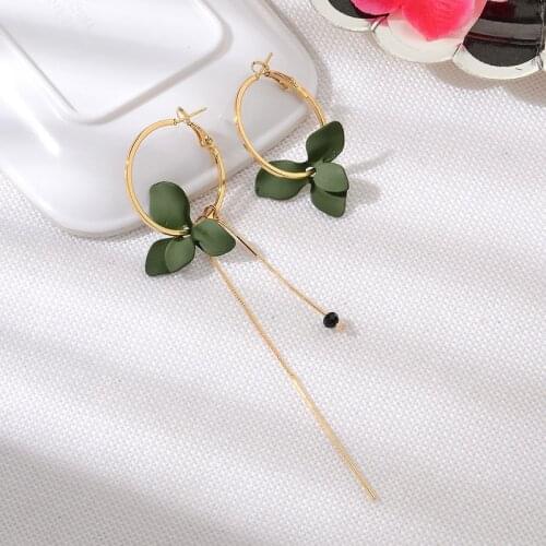 LATS 2020New Korean Petal Asymmetric Earrings Fashion Long Geometric Circle Tassel Earrings for Women Dangle Earrings