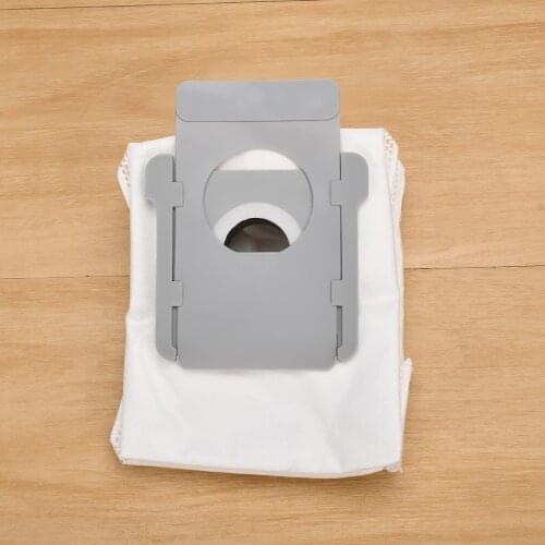 Multiple sets of cleaning robots clean the base vacuum cleaner components dust removal replacement bags