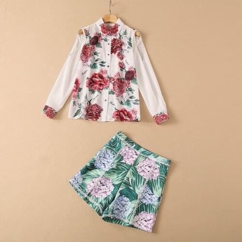 2021 Two-piece set of spring and summer new beaded off-shoulder long-sleeved shirt shorts printed fashion suit women