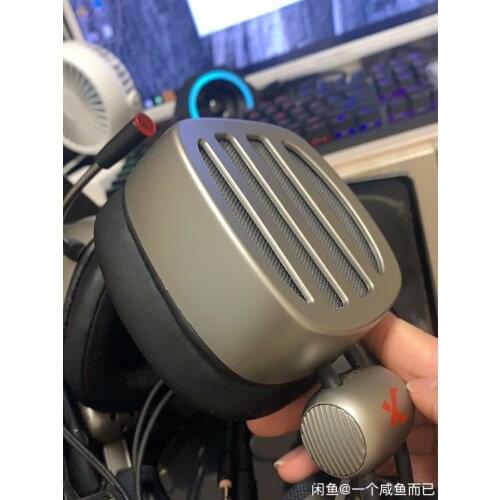 Game earphone. High end, electronic competition eat chicken earphone (second hand)