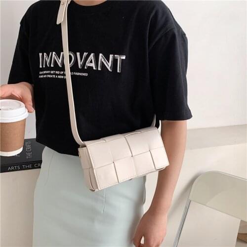 Weave Crossbody Bag With Metal Chain Brand Women Bag Leather Woven Shoulder Bag Solid Color Women Waist Bag Sathcel Phone Pouch
