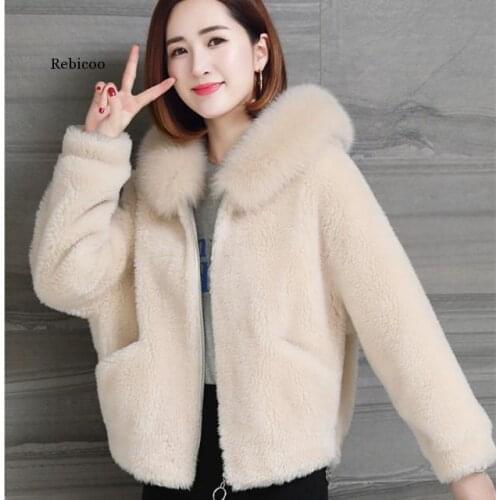 Short Imitation Fur Red Women Winter Plush Coat Fashion Thickened Sheared Lamb Elegant Korean Version a Hooded Fur Coat