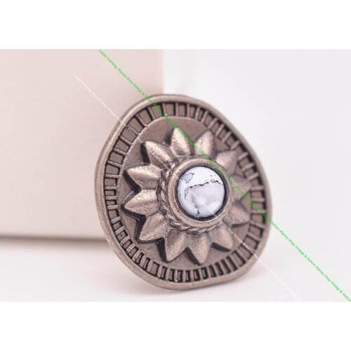 10Pcs 19*18mm Vintage Silver Japan Sun Flower White Bead Conchos for DIY Leathercraft Wallet Leather Belt Hat Apparel
