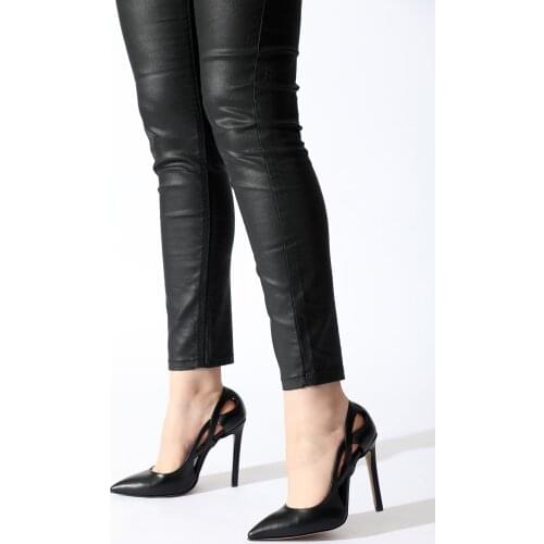 ALTINAYAK Women Black Laser Cut Mirrored Heel Pointed Zenne