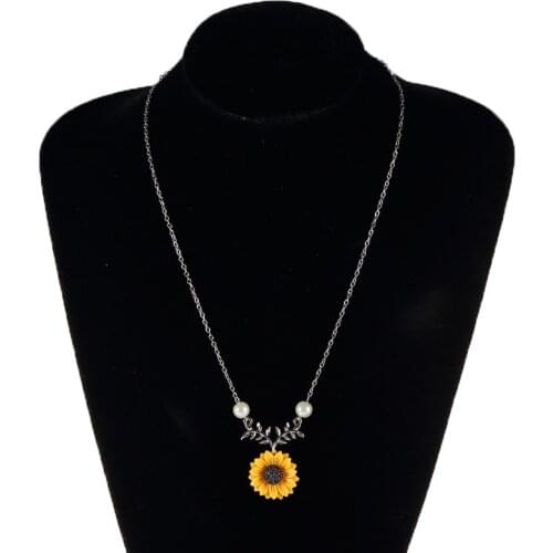 Sunflower Necklace Women Sweet Jewlery Fashion Retro Accessories Aesthetic Love Gift Luxury Best Friend Flower Chains Romantic