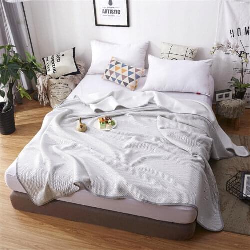 Plain solid color knitted cover blanket for bed and sofa, skin-friendly soft summer quilting is used at home and travel