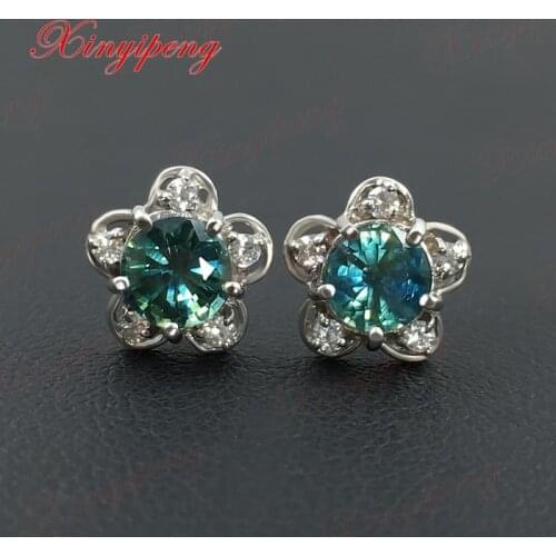 18 k white gold with 100% natural sapphire studs earrings Blue green color of fire Fine jewelry contracted