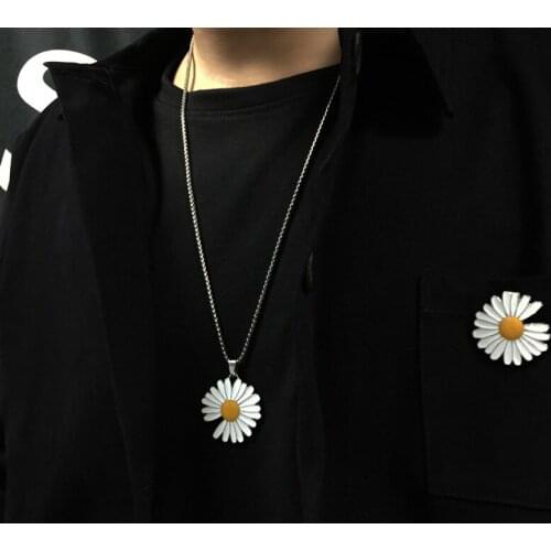 U-Magical Hiphop Stainless Steel Little Daisy Flower Pendant Necklace for Women Enamel Lightning Plant Chain Necklace Jewelry