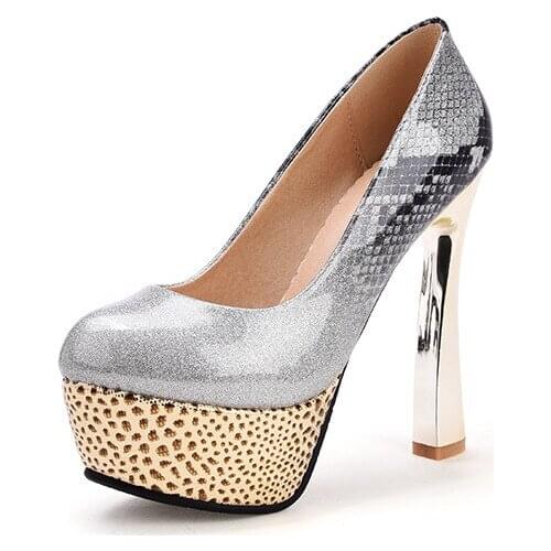 In 2018 the spring and autumn period and the new fashion high with thick with waterproof 32