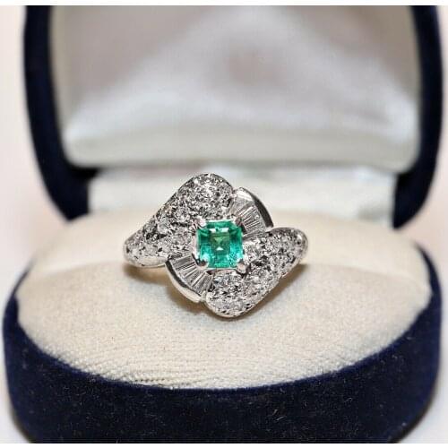 OLD VINTAGE PLATINUM NATURAL DIAMOND AND EMERALD DECORATED AMAZING STRONG RING