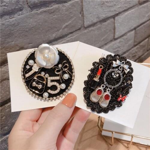 Handmade Number 5 Pearls Bag Hat Jewelry Camellia Brand Pins Brooch Jewelrly Broach For Women Sweater Dress hair pinch clip
