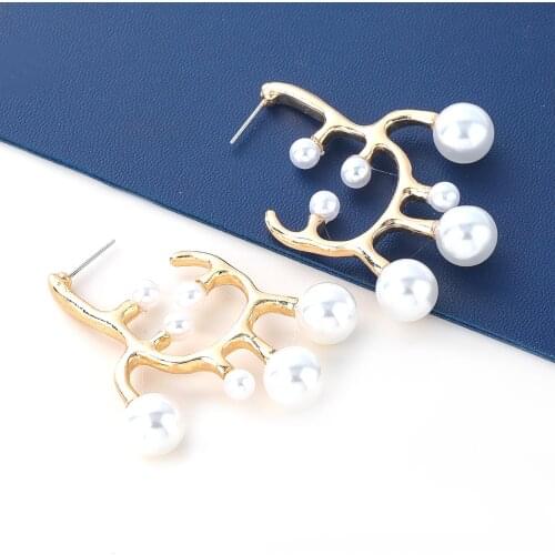 Fashion Metal Irregular Geometric Imitation Pearl Earrings Womens Creative Popular Dangle Earrings Party Accessories