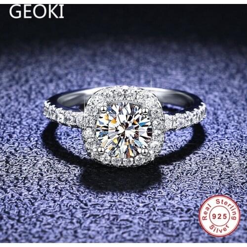 Geoki 925 Sterling Silver Passed Diamond Test 1 ct Perfect Cut D Color VVS1 Moissanite Party Ring Luxury Engagement Jewelry