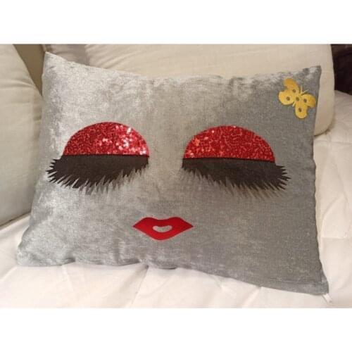 Kirpikli Dikdörtgen Gözleri Pullu Kırlent Kılıfı 35x45 Cm