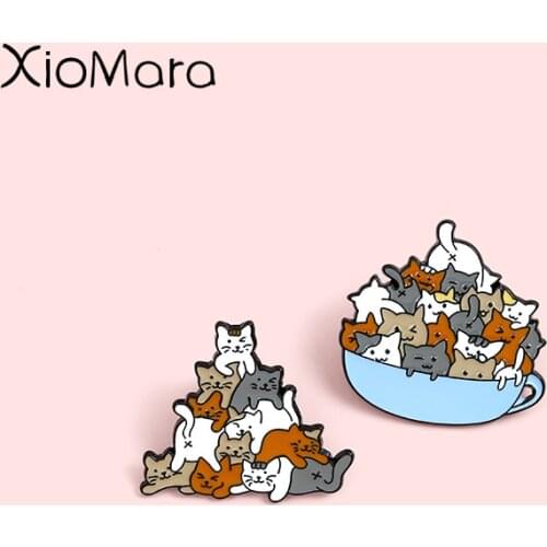 Mini Pet Piled up Cats Enamel Pins Cartoon Animals Fashion Brooches Lapel Badges Wholesale Cute Pin Jewelry Gifts for Friends