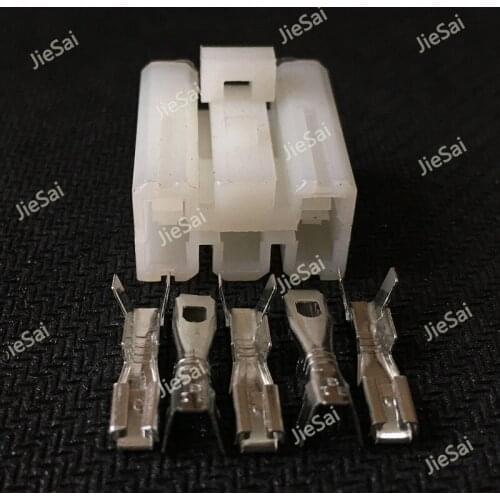 Female 5 Pin MG610189 PA66 Auto Electrical Wiring Harness Connector