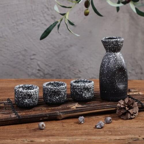 Japanese-style Ceramic Black Sake Bottle Wine Bottle Sake Cup Sushi Restaurant Sake Bottle Tableware Bottles for Liquids Flagon