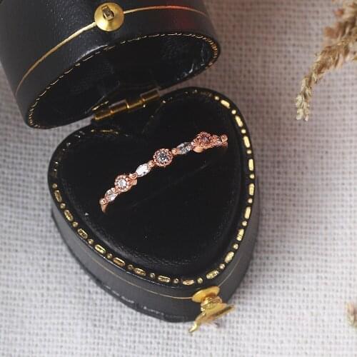 Simple Leaf Round Crystal Engagement Ring Cute Lady White Zircon Stone Thin Ring Rose Gold Silver Color Wedding Rings For Women