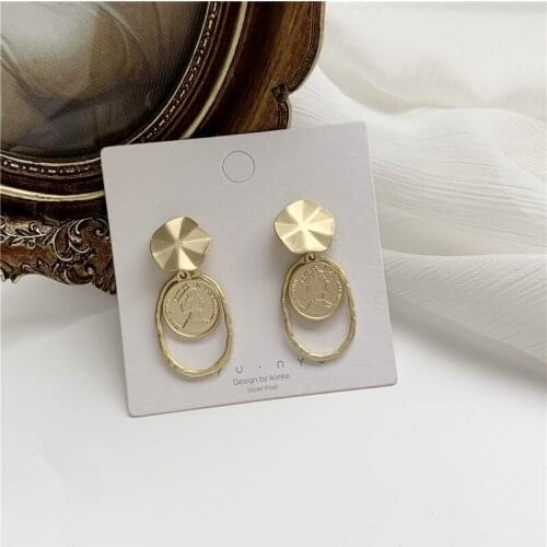 DAVINI Golden Coin Drop Earrings Geometry Queen Elizabeth Head Portrait Earring For Women Female Jewelry OL Style Earring MG123