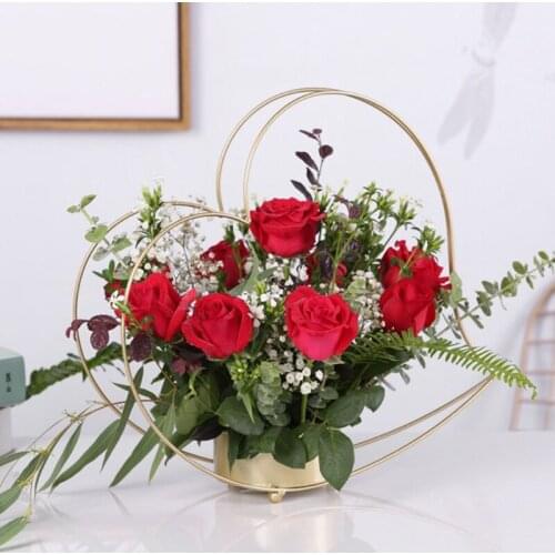 Nordic Style Flower Pot Stand Geometric Heart Planter Metal Succulent Cactus Plant Holder Indoor Outdoor Garden Decor