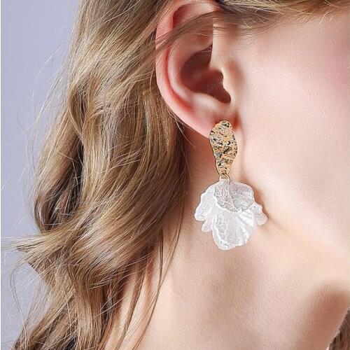Acrylic Flower Petal Drop Earrings For Women Korean Fashion Sequins Resin Earrings Alloy Pendant Earrings 2021 Trend Jewelry