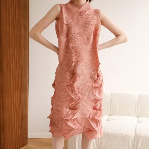 Manufacer direct supply 2021 summer Miyake pleats European station fashion diamond pleats large size sleeveless dress