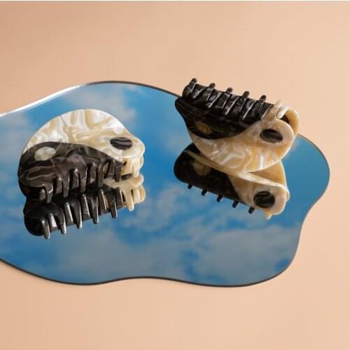 2021 New Yin Yang Claws Acrylic Semicircle Black White Tai Chi Hair Clip Hairpin Headwear For Women Bath Hair Accessorie