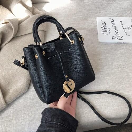 2019 new womens handbag quality PU girl shoulder bag ladies Messenger bag female shopper bag free gift small bags factory