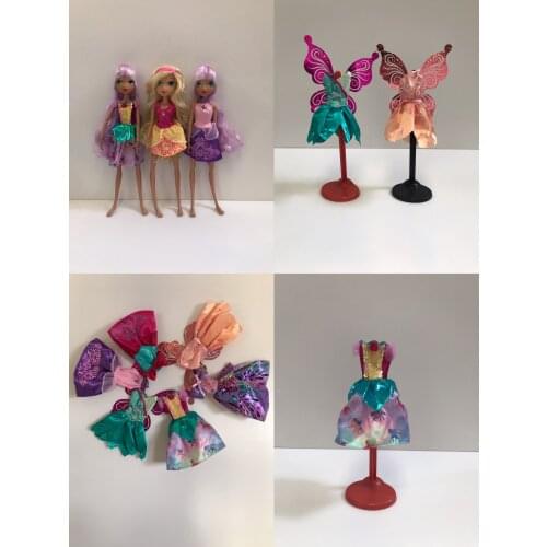 A variety of beautiful dolls wear little princess skirts and girls' favorite little foreign skirts