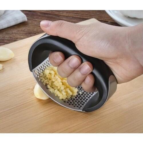 60pcs/lot Stainless Steel Garlic Presses Manual Garlic Mincer Chopping Garlic Tools Curve Fruit Vegetable Tools Kitchen SN1578