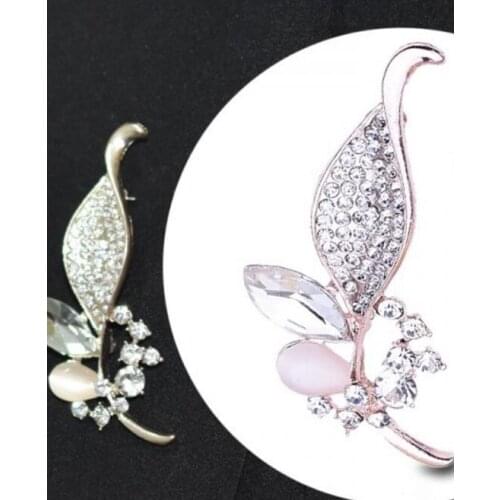 Fashion girls clothing accessories brooch bouquet flower crystal brooch