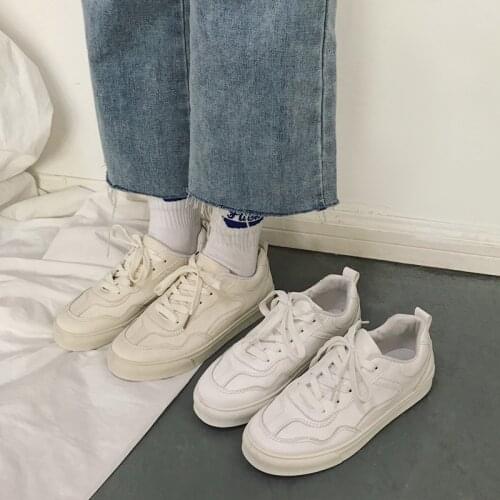 2021 spring new womens thick-soled sneakers Korean casual net red, breathable and comfortable