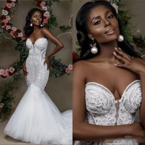 African Sexy Off Shoulder Mermaid Wedding Dresses with Sweep Train Newest Lace Appliqued Black Girl Plus Size Beach Bridal Gowns