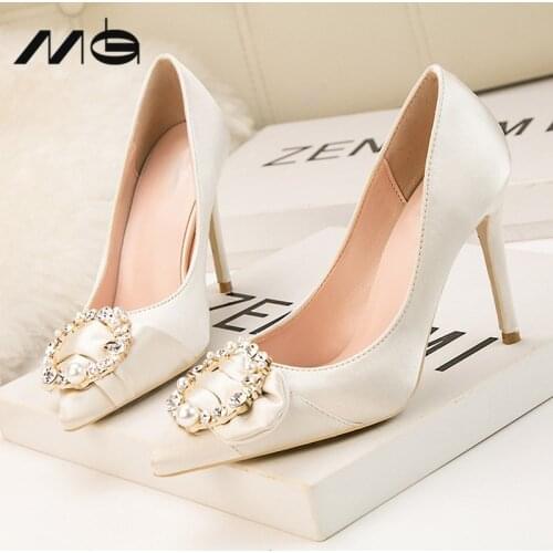Women Pumps Heels Ladies Red Luxury Heels Crystal Stiletto Sexy High Heels Female Pointed Toe Wedding Brides Shoes with Pearl